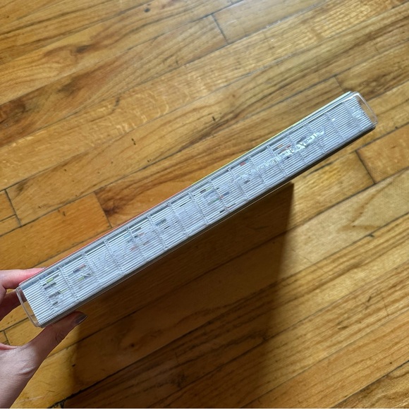 Nike phaidon hardcover book NWOT - Picture 6 of 13